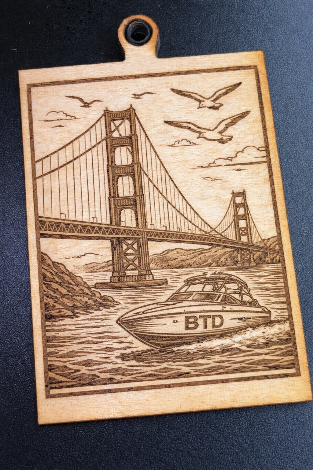 San Francisco Golden Gate Wooden Keychain – Engraved Bridge & Ocean Design
